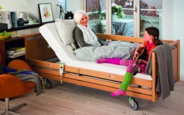 Cama articulada elétrica SB 755 Invacare