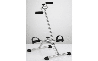 Pedaleira para exercitar braços e pernas
