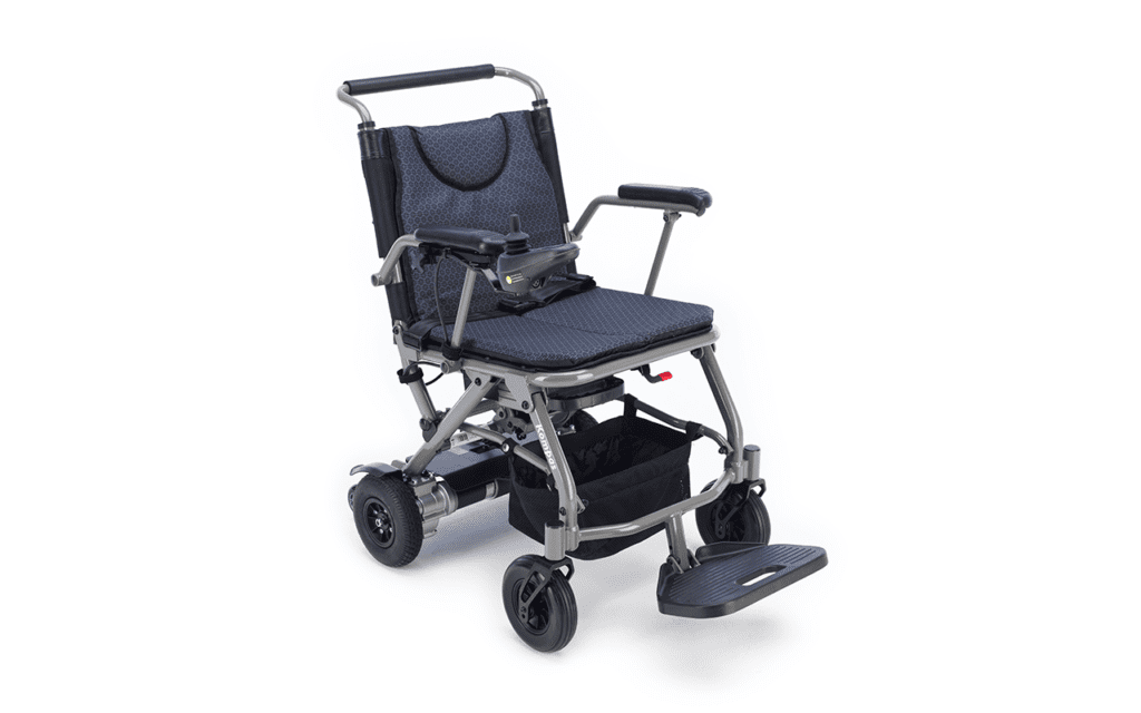 Cadeira de rodas elétrica e dobrável Kompas da Invacare