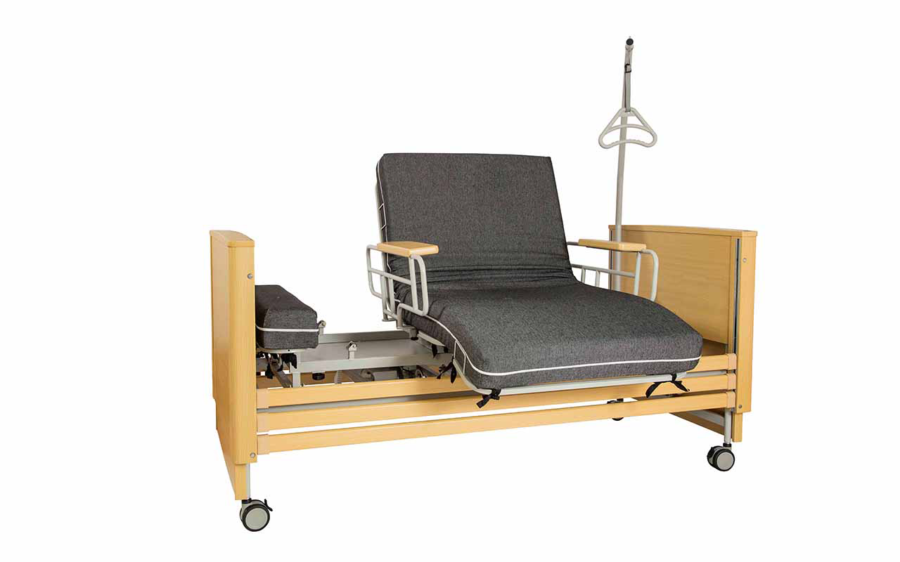 Прокат ортопедических. Ортопедическая кровать с электроприводом. Кровать с поворотным креслом, для лежачих больных. Медицинская кровать для инсульта. Кровать с поворотным креслом.